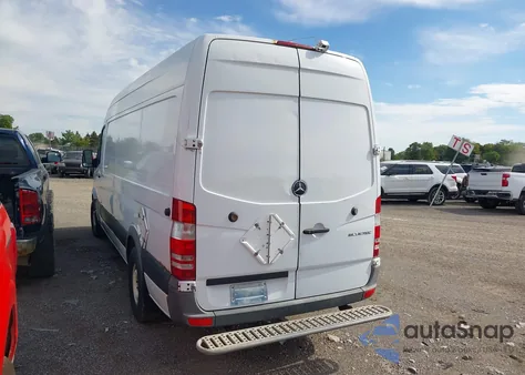 2014 Mercedes-Benz Sprinter 2500 High Roof from USA, damaged, VIN WD3PE8DE9E5830467